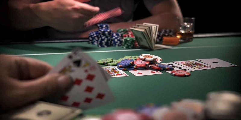 Cách chơi Poker hay - Không đặt cược tất cả ván bài